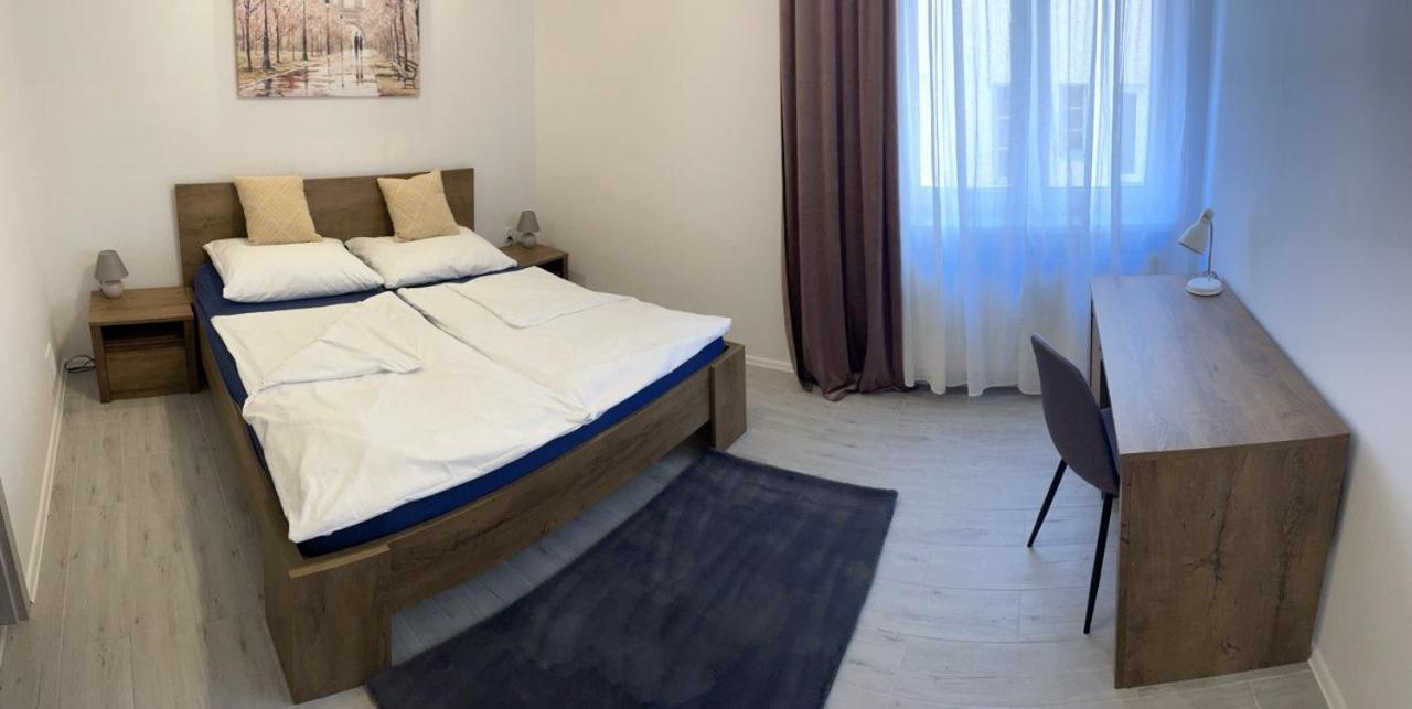 Newly Renovated 2 Rooms Apartment Downtown Νίτρα Εξωτερικό φωτογραφία